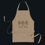 Delantal Baby Q Coed BBQ Baby Shower Apron Rustic Baby Q<br><div class="desc">(H) ¡Una adición perfecta a tu Fiesta de Coed Baby Shower! Baby Q Coed BBQ Rustic Wood Tema con luces de cuerda.</div>