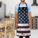 Delantal Bandera Rusa Estadounidense Patriótica BQ<br><div class="desc">Muestra tu orgullo americano o da un regalo especial con este delantal de la bandera estadounidense en un desgastado diseño. Este diseño de delantal bbq de la bandera de los estados unidos con estrellas y rayas en blanco y azul rojo es perfecto para el cuarto de julio de fiestas bbq,...</div>