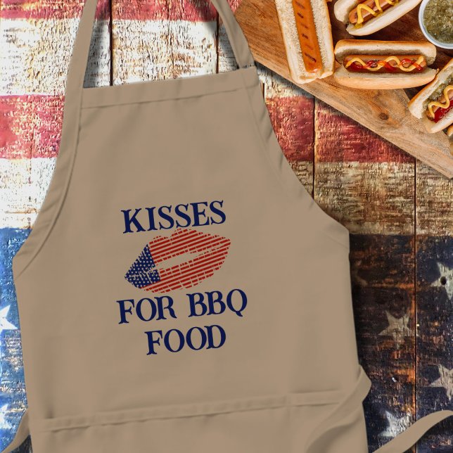 Delantal Bésame el próximo 4 de julio Día de la Independenc (Kisses for BBQ Food Apron is the perfect apron to wear for guaranteed kisses at your next BBQ)