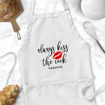 Delantal Besar siempre el nombre personalizado de Cocina<br><div class="desc">Besar Siempre El Nombre Personalizado De Cook Apron Adulto. Cute personalizado cocina cita el delantal de labios de lápiz labial,  personaliza con tu propio nombre o texto personalizado.</div>