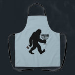 Delantal Bigfoot judío humor Hanukkah Chanukah divertido<br><div class="desc">Bigfoot judío Hanukkah Chanukah humor divertido Menorah Trompo</div>