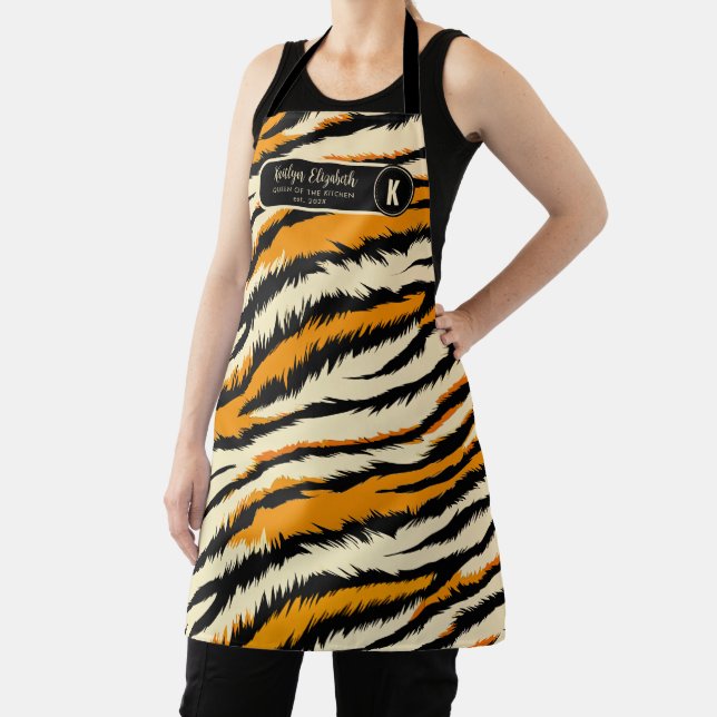 Delantal Black Orange Tiger Stripes Pattern Monogram (in situ)