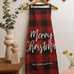 Delantal Búfalo Rojo en Navidad |Nombre personal<br><div class="desc">Prepárese para infundir su temporada de vacaciones con un toque rústico y cálido personalizado con nuestra colección de Navidad Red Buffalo Plaid & Merry! Ya sea que estés decorando tu casa o buscando el regalo perfecto, estos artículos festivos están diseñados para traer alegría y comodidad a tus celebraciones. Difunde alegría,...</div>