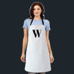 Delantal Carta inicial de personalizado blanco negro monogr<br><div class="desc">Monograma moderno personalizado personalizado blanco y negro letra inicial Minimalista elegante cocina de moda Apron. Ideal para la cocina,  la cocina,  el horneado,  la parrilla,  la barbacoa,  las artes y la artesanía,  la cerámica,  etc.</div>