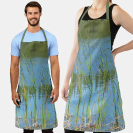 Delantal Cattails Reeds on Lake Blue inspirados en Monet