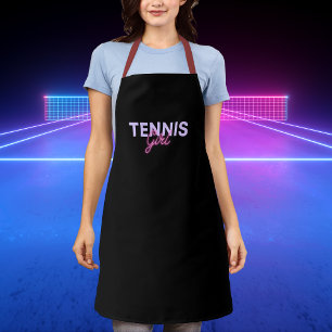 Delantal Chica de tenis con letra rosada negro