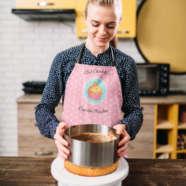 Delantal Cocina de pasteles de polka rosada personalizada (Subido por el creador)