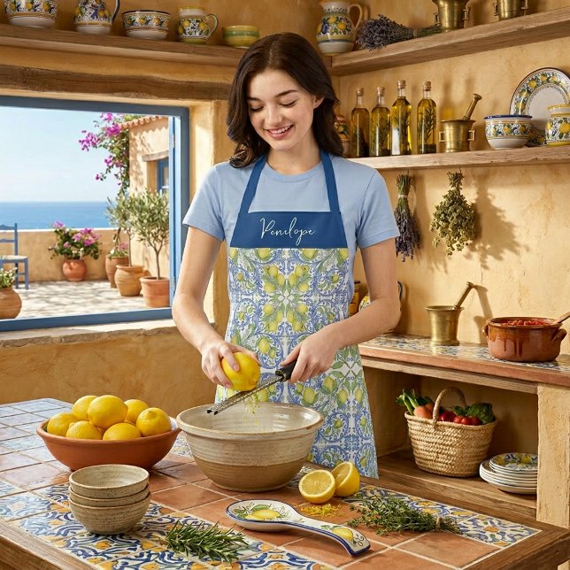 Delantal con estampado total de azulejo azul itali (Amalfi Lemon Italian Blue TileAll-Over Print Apron)