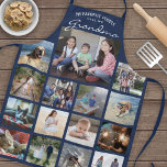 Delantal Cualquier Collage de fotos de familia de texto Abu<br><div class="desc">Celebra las simples alegrías de la familia y los nietos con un elegante collage de fotos personalizados de delantal azul marino y blanco. Las imágenes y todo el texto son simples de personalizar. La cita que dice "Mi gente favorita me llama abuela" puede ser personalizada para Nana, Grammy, Granny, Gigi,...</div>