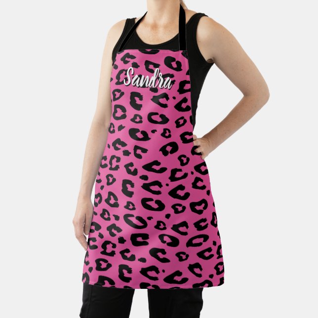 Delantal de cocina con estampado de leopardo rosa  (in situ)