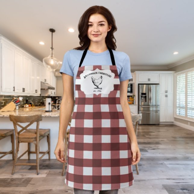 Delantal de granja de pollo a cuadros Búfalo Rojo (Red Buffalo Plaid Farm Chicken Personalized Apron)