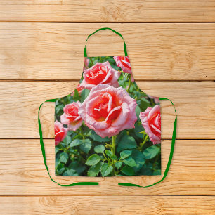 Delantal de rosas rosadas