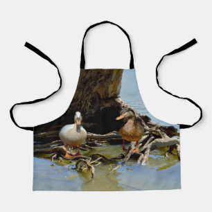 Delantal Dos Patos Sobre Raíces De Árbol, Apron De Impresió