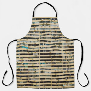 Delantal Edificio de hormigón marrón y blanco