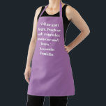 Delantal Elegante frase de texto con nombre personalizado d<br><div class="desc">Elegante lila de lavanda y la frase de texto de nombre personalizado blanco cita Apron. Excelente para cocineros,  chefs,  cerámica,  artesanía,  trabajo,  cocina,  horneado,  barbacoa,  parrilladas,  comercios y tiendas,  etc.</div>