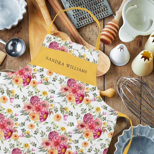 Delantal Elegante Tipografía Floral de Moda  (Subido por el creador)