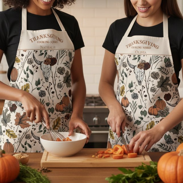 Delantal Escuadrón de Cocina del Día de Acción de Gracias d (Western Thanksgiving Cooking Squad Aprons. Floral Cow Skulls, Pumpkins, Fall Leaves, Autumn Pattern)