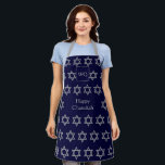 Delantal Estrella de David | FELIZ CHANUKAH | Azul monográf<br><div class="desc">Elegante Apron FELIZ CHANUKAH con un patrón falso de STAR plateado de DAVID contra un fondo azul de medianoche. En el medio hay un texto de PERSONALIZABLE que dice FELIZ CHANUKAH en la tipografía falsa de plata. En la parte superior hay un PERSONALIZABLE MONOGRAM, que se puede sustituir por el...</div>