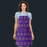 Delantal Estrella de David | FELIZ CHANUKAH | Monograma púr<br><div class="desc">Elegante Apron FELIZ CHANUKAH con una falsa ESTRELLA plateada DE DAVID contra un fondo real morado. En el medio hay un texto de PERSONALIZABLE que dice FELIZ CHANUKAH en la tipografía falsa de plata. En la parte superior hay un PERSONALIZABLE MONOGRAM, que se puede sustituir por el suyo propio. Elementos...</div>