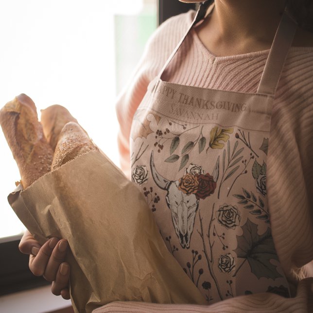 Delantal Fall Harvest y Rosa de Acción de Gracias de los Cu (Personalized Fall Harvest Pattern with Cow Skulls, Roses, Autumn Leaves & Berries in Vintage Rose.)