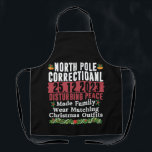 Delantal Familia de Paz perturbadora en el Polo Norte<br><div class="desc">La paz perturbadora del sistema penitenciario del Polo Norte hizo que la familia viese ropas de Navidades coincidentes</div>