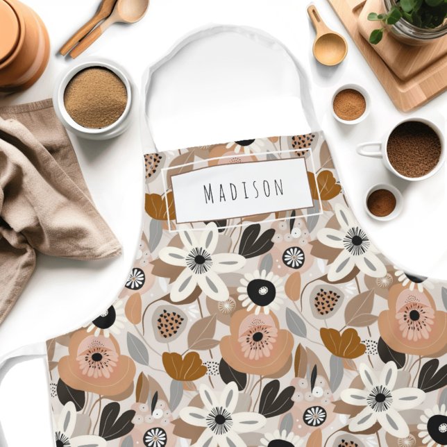Delantal Floral Retro de MidCentury Nombre moderno Apron (Indulge in the retro charm of our Wild on Flowers apron.  Cook in style and let your name shine!)