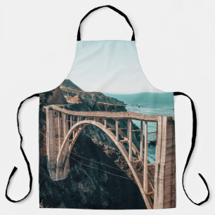 DELANTAL FOTOGRAFÍA DE PAISAJE DE PUENTE DE CONCRETO GRIS