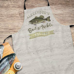 Delantal Funny Chef Fisherman Bass Fish Personalizado Willi<br><div class="desc">El diseño se caracteriza por el humor de cocineros cocineros, el masculino masculino para él pescador, la pesca de pescadores en ángulo al aire libre, la gran variedad de lubina de bosques lacustres, un sencillo texto de tipografía minimalista, un guión moderno y elegante de caligrafía, un moderno y elegante ilustracion...</div>