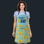 Delantal Funny Cocinando Pun Squeeze El Patrón De Limón Del<br><div class="desc">Divertido y genial delantal para hacer la cocina más divertida. Regalo personalizado para la familia y amigos que aman cocinar, cocinar y probar una nueva receta en la cocina. Personalizar la redacción para que se ajuste a su ocasión. Puede utilizar la Herramienta de diseño para cambiar aún más el tipo...</div>
