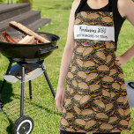 Delantal Funny Hamburger Modelo BBQ Personalizado Nombre de<br><div class="desc">Un delantal divertido con un patrón de hamburguesas y dos líneas de texto personalizado, Añadir el nombre de cualquier persona, un nombre de negocio o borrar el texto y rectángulo y simplemente tener el patrón. Perfecto para regalos de cumpleaños, regalos del día del padre, delantal para los propietarios de restaurantes...</div>