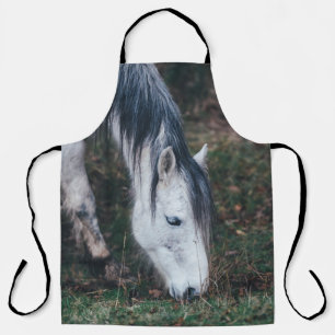 DELANTAL GRACIAS AL CABALLO GRIS EN UN DÍA DE OTOÑO