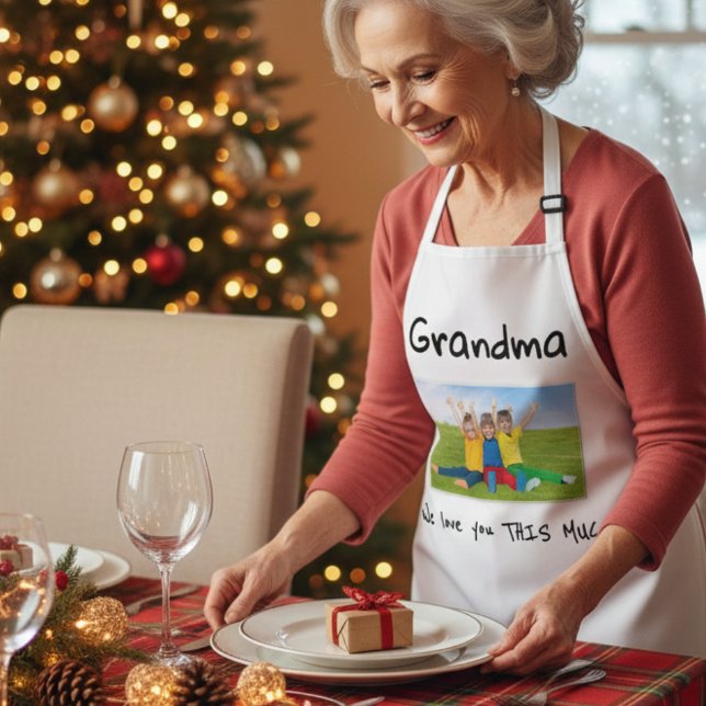Delantal Grandma We Love You This Much Photo Christmas Gift (Subido por el creador)
