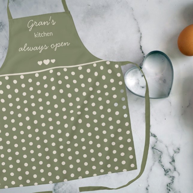 Delantal Gran's Kitchen Always Open Olive Green Polka Dot (Subido por el creador)