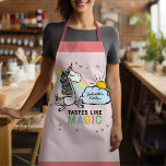 Delantal Gusto Como La Cocina De Unicornio Mágica<br><div class="desc">Sabores como el Apron de la Cocina de Unicornio Mágico - Si eres un cocinero tan asombroso que tu comida sabe a magia. Esta es la plataforma de cocina perfecta para usted. Un mágico y caprichoso unicornio volando alrededor de las arcoiris y las estrellas. La hora de la cena se...</div>
