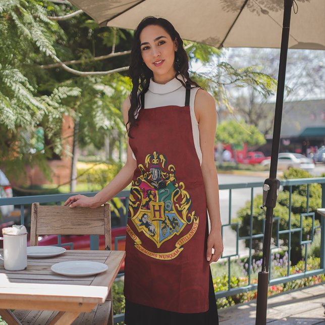 Delantal Harry Potter | Crest Hogwarts - Color completo (Person wearing apron)