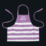 Delantal Hot Mess Funny diciendo que los niños morados pers<br><div class="desc">Proteja la ropa de su hijo con este Hot Mess Funny diciendo que los niños morados personalizados son adultos. Está diseñado con rayas horizontales de color púrpura y blanco pastel y letras en negrita de bloques blancos en la parte superior del espacio sólido. El texto es "lío grave" en toda...</div>