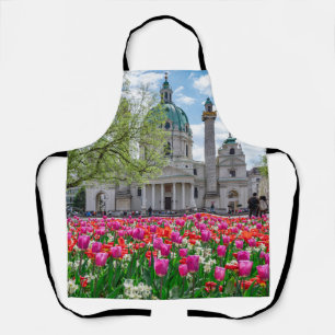Delantal Iglesia de San Carlos en primavera en Viena, Austr