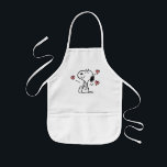 Delantal Infantil Cacahuetes | Corazones Snoopy<br><div class="desc">Echa un vistazo a este divertido diseño de maní con Snoopy.</div>
