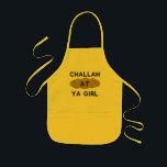 Delantal Infantil Challah En Ya Chicas Kids Apron<br><div class="desc">Este Challah en el delantal de Ya Chica le dará algo de diversión a cualquier cocción de Challah! ¡Un regalo perfecto para Hanukkah o un regalo para el pequeño panadero de su club de golf! También se ofrecen tamaños para adultos.</div>