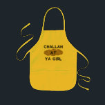 Delantal Infantil Challah En Ya Chicas Kids Apron<br><div class="desc">Este Challah en el delantal de Ya Chica le dará algo de diversión a cualquier cocción de Challah! ¡Un regalo perfecto para Hanukkah o un regalo para el pequeño panadero de su club de golf! También se ofrecen tamaños para adultos.</div>