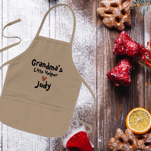 Delantal Infantil Cute Grandmas Little Helper Script Heart (Cute Grandmas Little Helper Script Heart Kids' Apron)