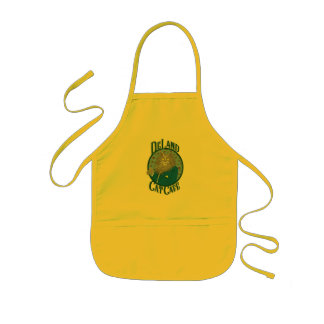 Delantal Infantil El logo de Henry DeCat Cafe de DeLand con traje de