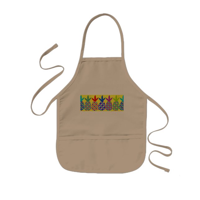 Delantal Infantil Tan Apron con unas piñas divertidas (Frente)
