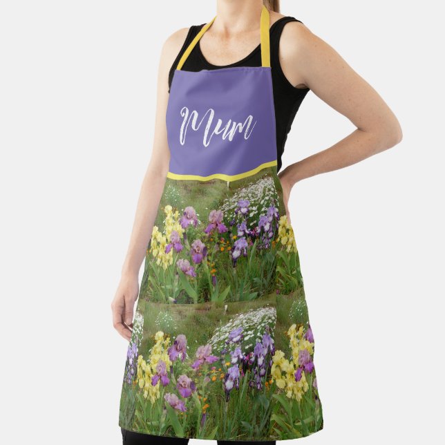 Delantal Iris Floral Purple Floral Garden Pattern Apron (in situ)