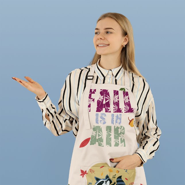 Delantal La Caída Está En El Aire Con El Raccoon Del Giro (Fall Is In Air With Swinging Raccoon Apron)