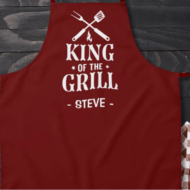 Delantal La parrilla personalizada King of the Grill (Mens' personalized King of the Grill apron.)