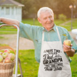 Delantal Largo Cute Diversión Retro Typografía Papá Regalo Abuelo<br><div class="desc">¡A cualquier hombre que tenga dos títulos como padre y abuelo le ENCANTARÁ!</div>
