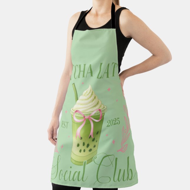 Delantal Matcha Latte Social Club Apron Rosa y Verde Sage (in situ)