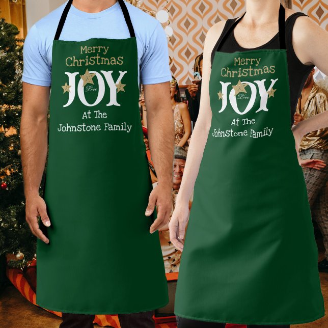 Delantal Merry Christmas Script Name Guay Rustic Green (Bring some extra Joy to your holiday party with these cheerful Christmas green aprons.)