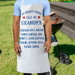 Delantal Mi gente favorita me llama abuelo, Personalizado b<br><div class="desc">Que el abuelo sepa que es especial con este divertido delantal personalizado que incluye las palabras "Mi gente favorita me llama abuelo". A continuación,  agregue todos los nombres de los nietos. Perfecto para abuelos,  papás,  tíos,  abuelas,  mamás,  etc. o para cualquiera que ame cocinar/hornear.</div>